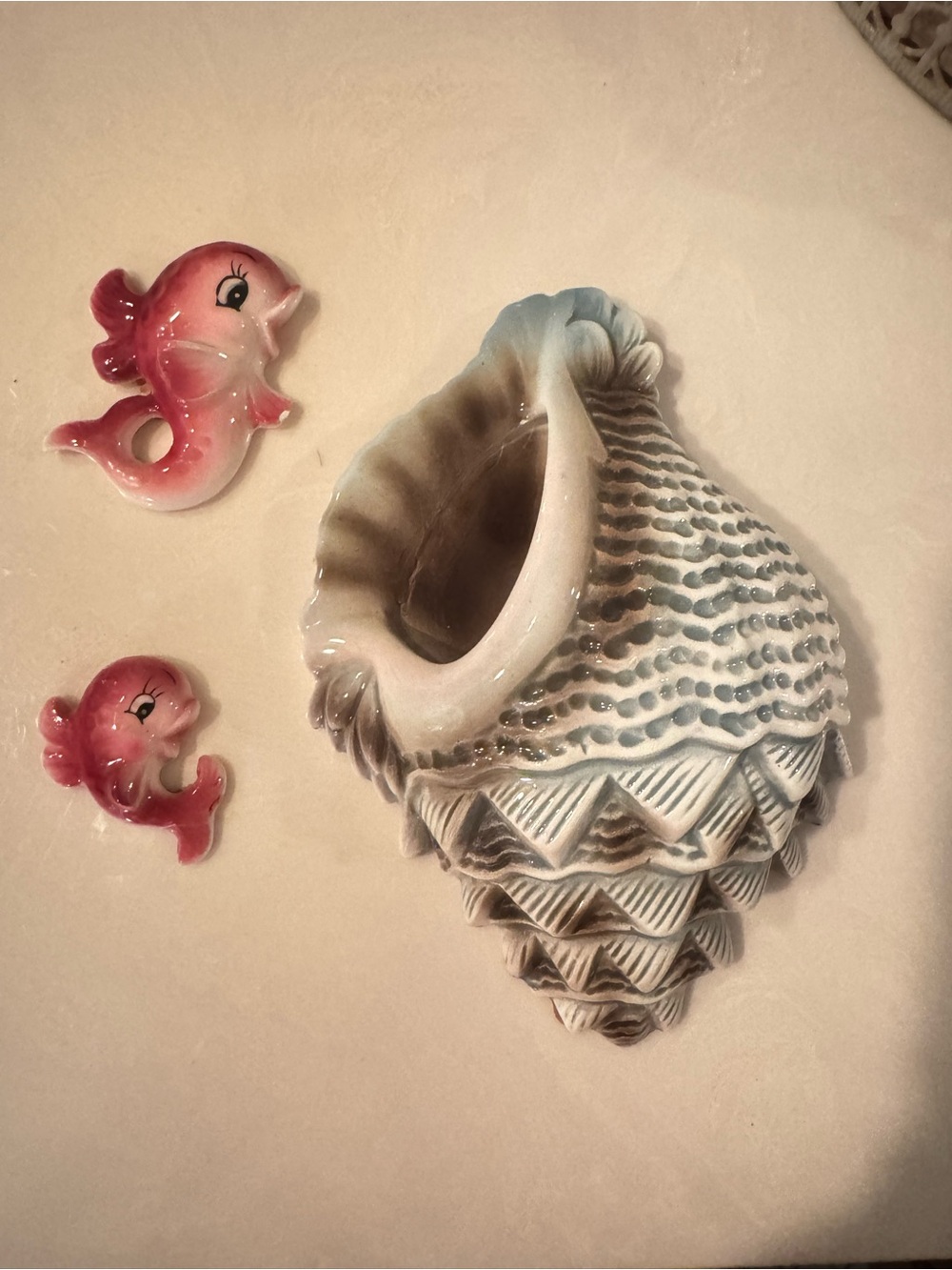 VTG MCM Ceramic Conch Shell Wall Pocket Planter & Pink Fish Wall Plaques Set 3pc